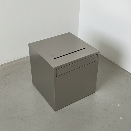 Oud Concept Side Table