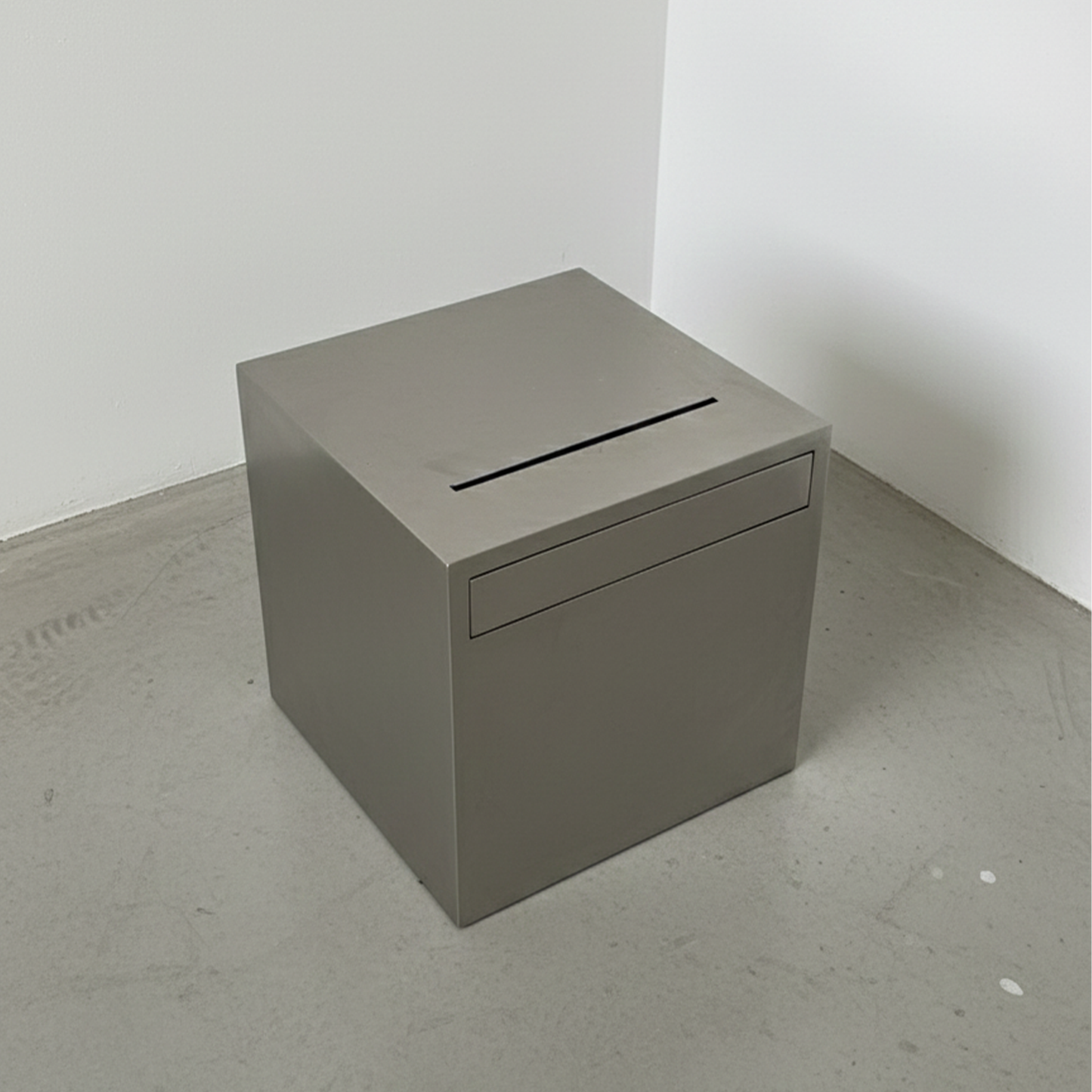 Oud Concept Side Table