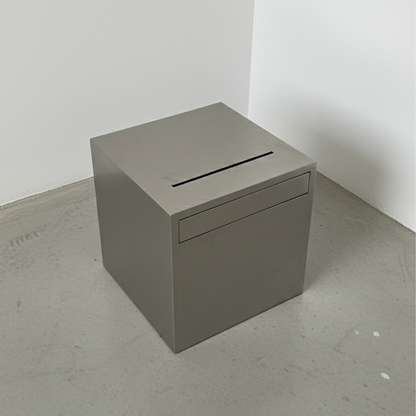 Oud Concept Side Table