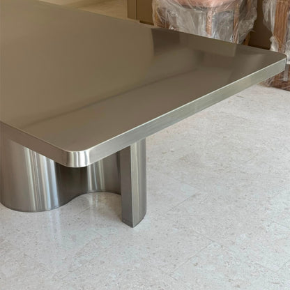 The James Dining Table