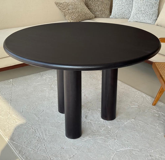 Nila Dining Table